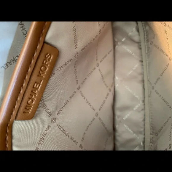 Michael Kors Aspen Limited Edition Crossbody - Picture 10 of 12